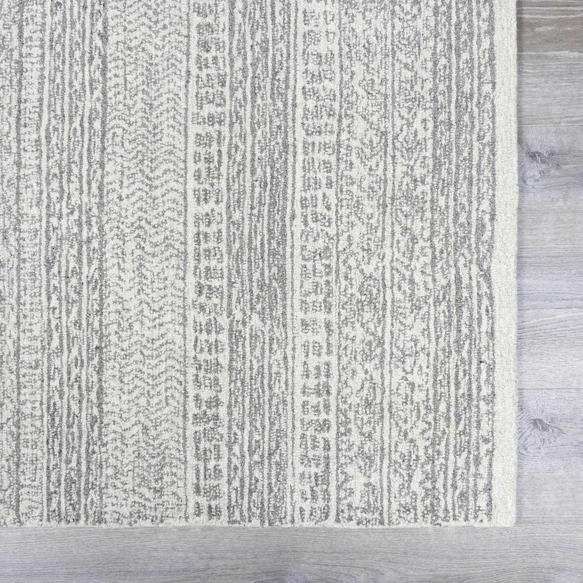 Kinmundy Tufted Maroc Wool Rug, sample swatch
