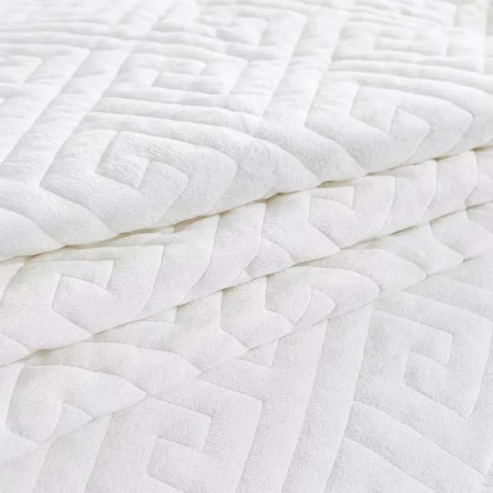 King size Ivory White Velvet Microfiber Polyester Reversible 3-Piece Quilt Set by HomePacific