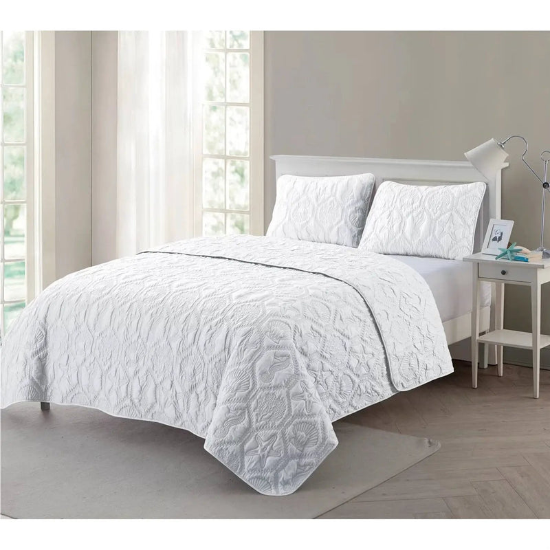 King size Coastal Beach Seashells Starfish Sea Horse White 3-Piece Quilt Set by HomePacific