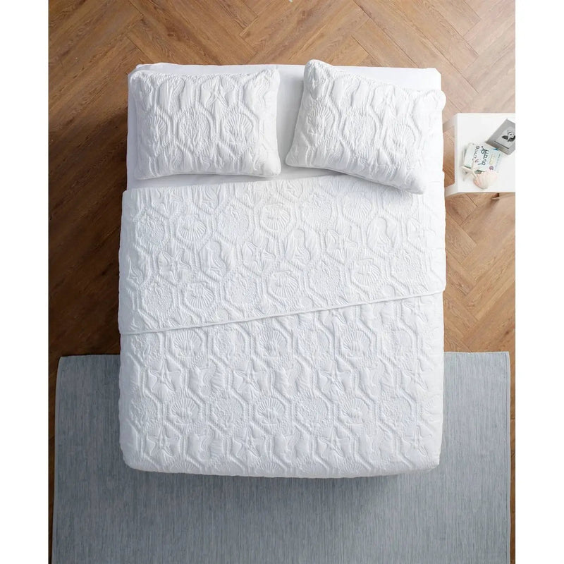 King size Coastal Beach Seashells Starfish Sea Horse White 3-Piece Quilt Set by HomePacific