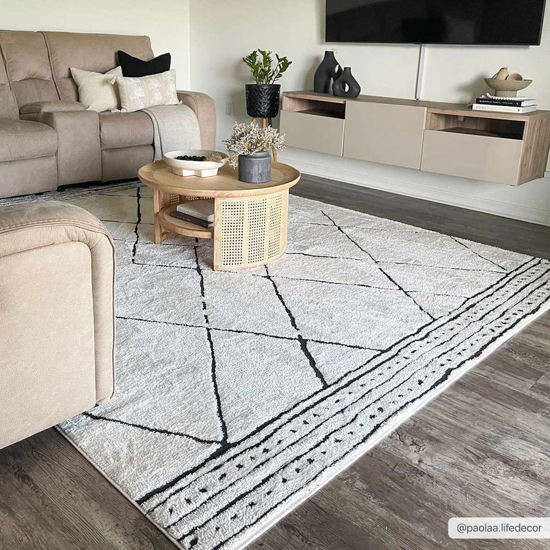 Keone Black & White Thick Rug by Boutique Rugs