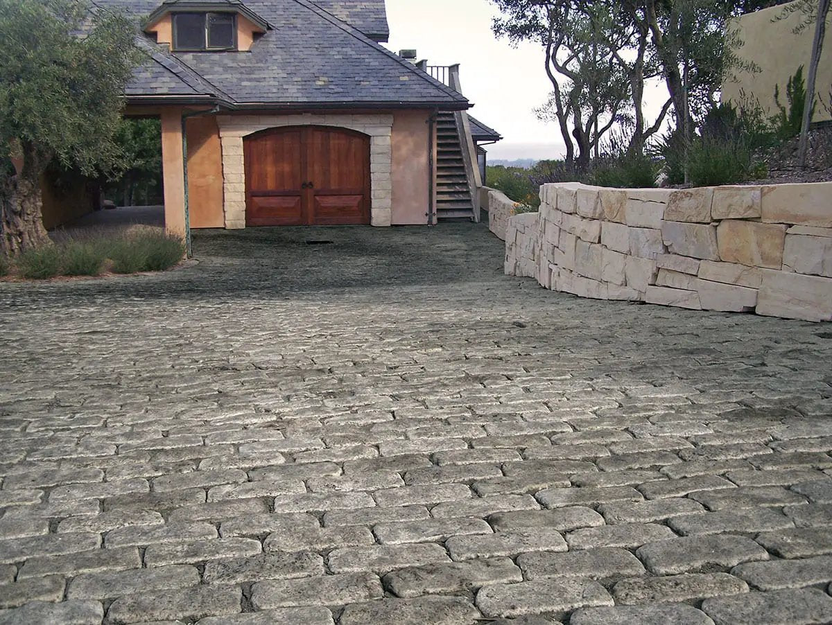 Belgian Block Granite Pavers 4x8 by MSI Surfaces