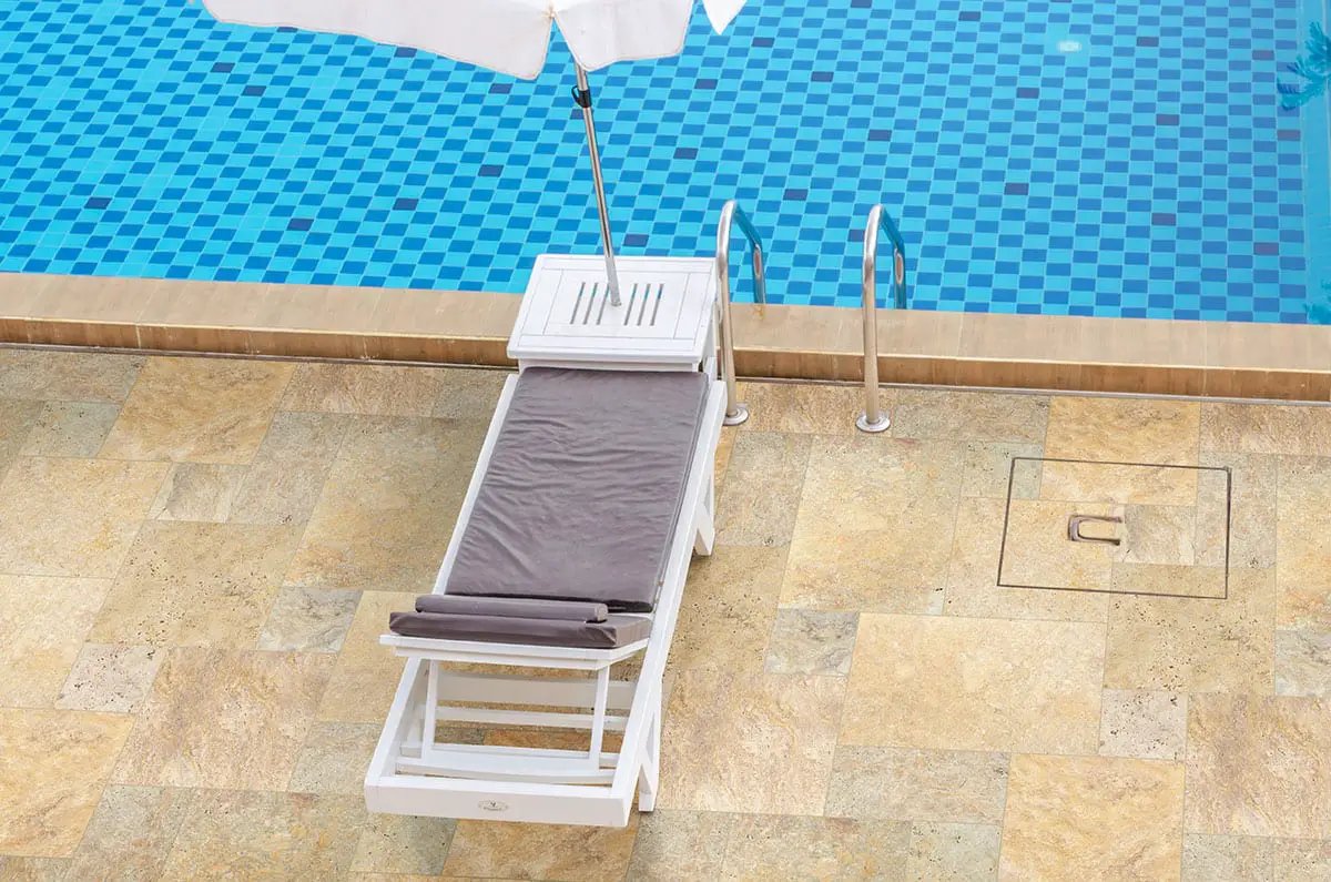 Tuscany Scabas Split Face Corner Travertine Pavers 6x12 in a finished room