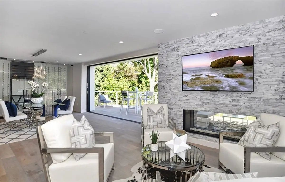 Calacatta Cressa 3d Honed Marble Pavers 6x24 in a finished room
