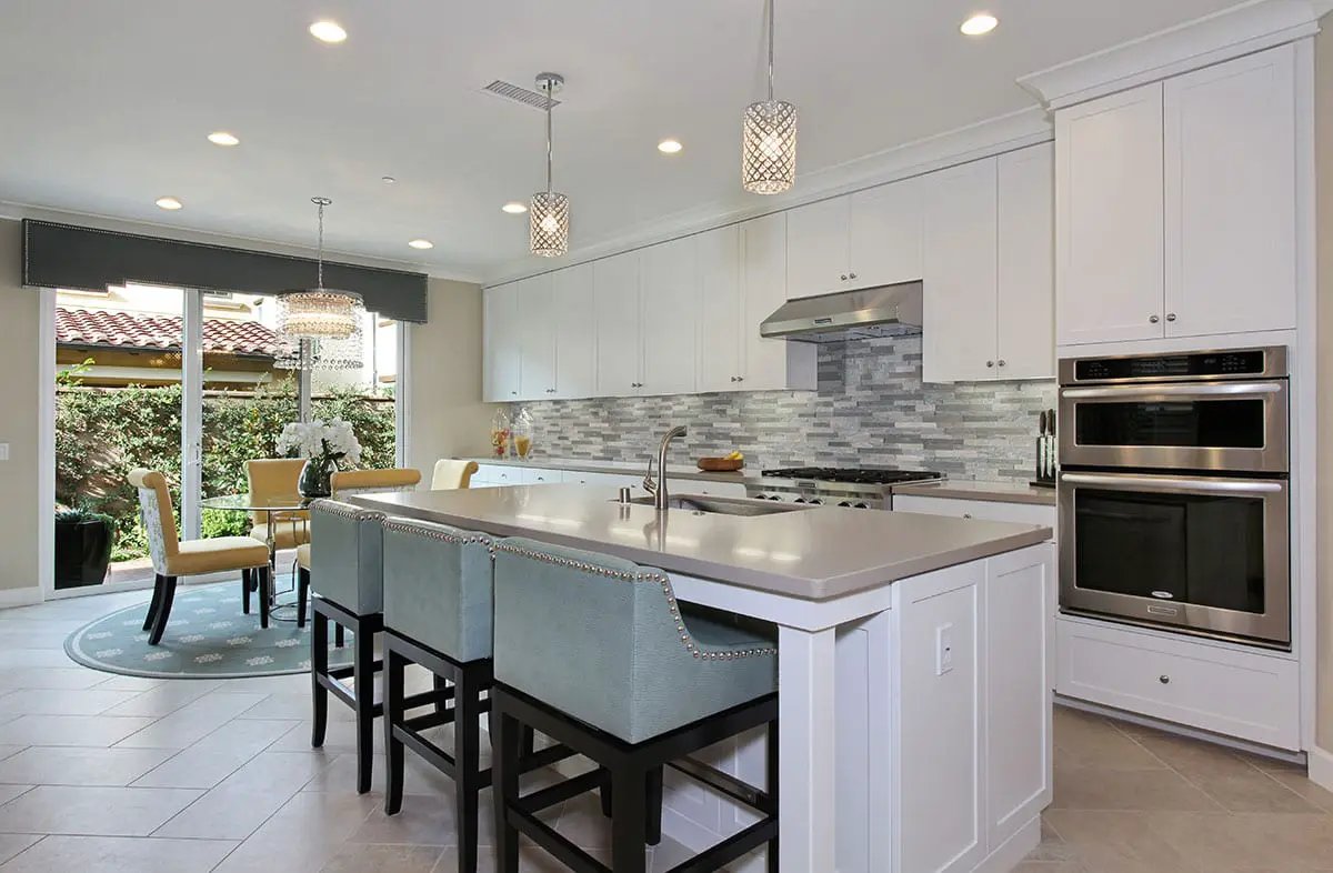 Sierra Blue Mini Split Face Quartzite Pavers in a finished room