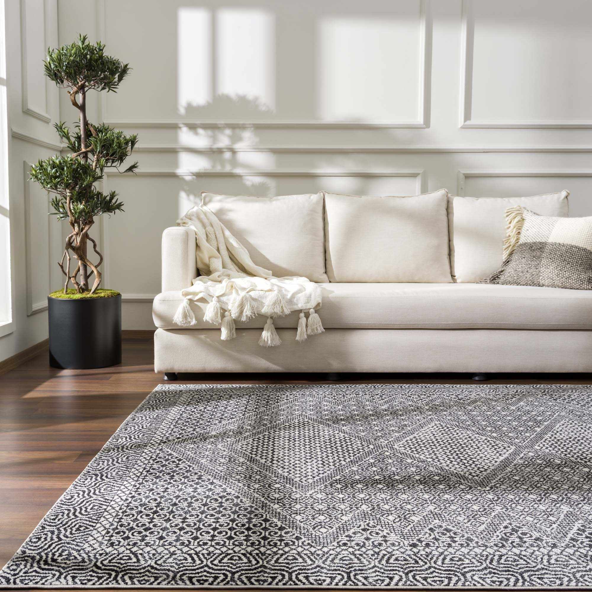 Coledale Black & White Washable Rug - Clearance by Boutique Rugs