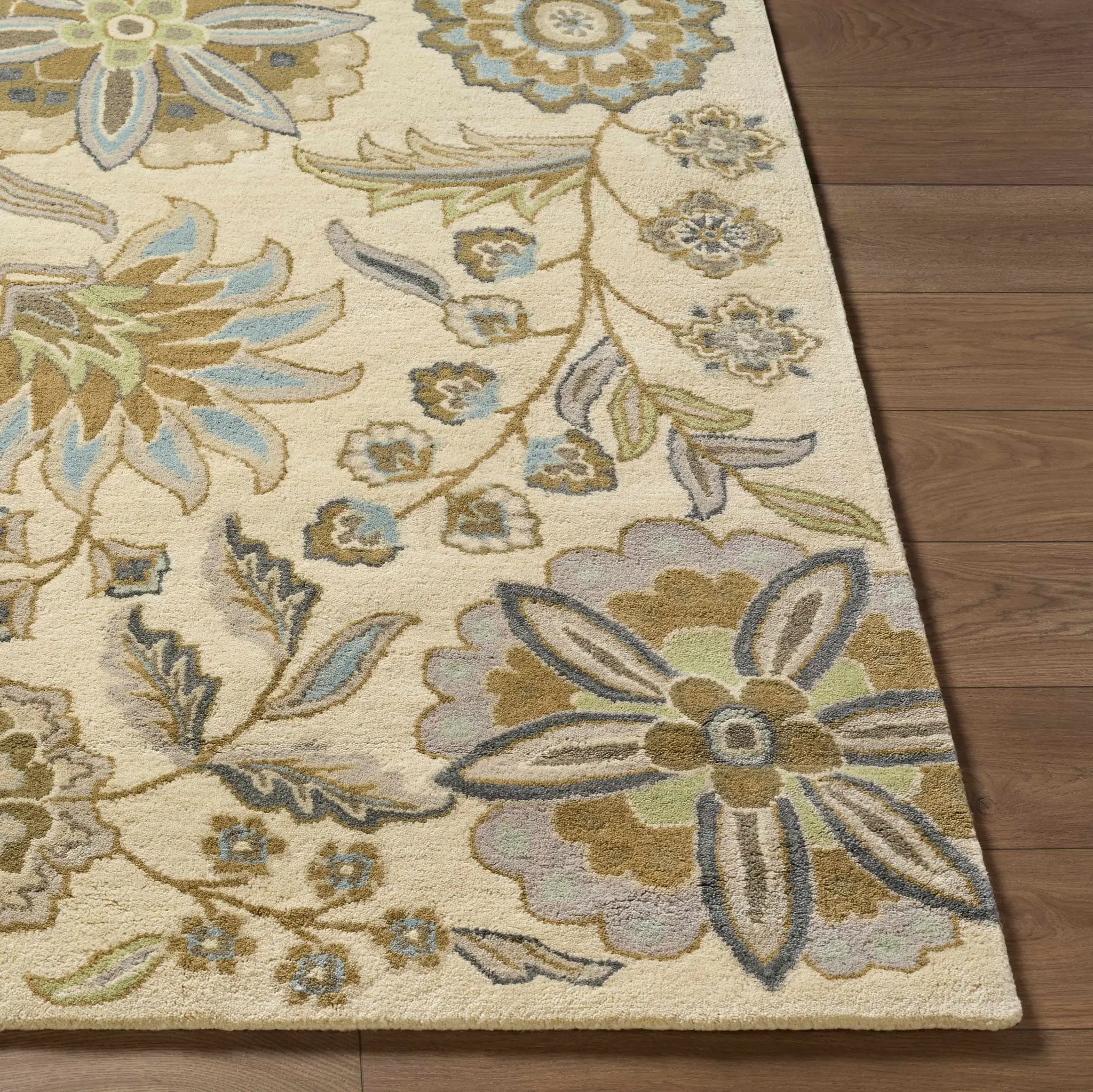 Mack Floral Wool Area Carpet by Boutique Rugs