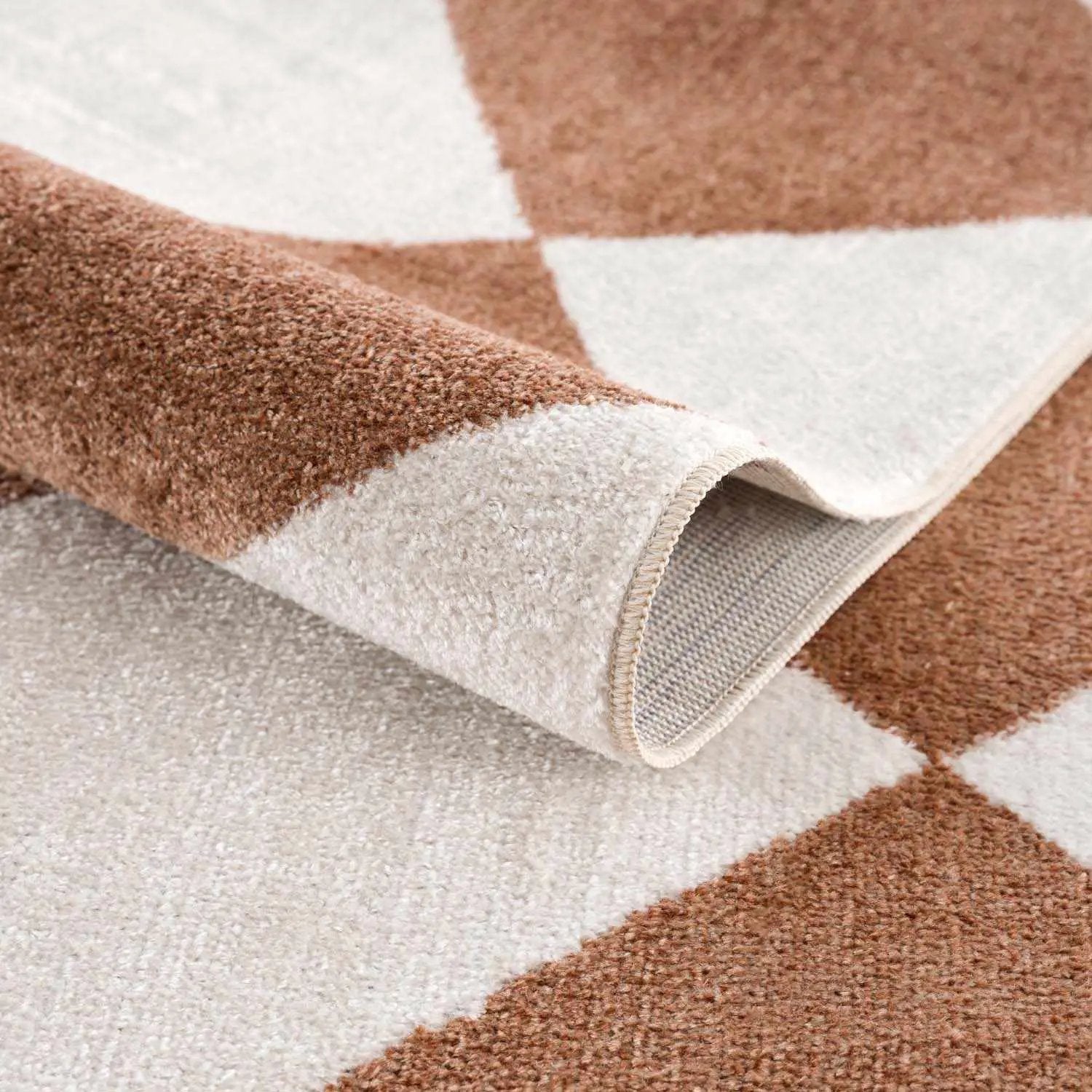 Ulric Chestnut Diamond Washable Area Rug by Boutique Rugs