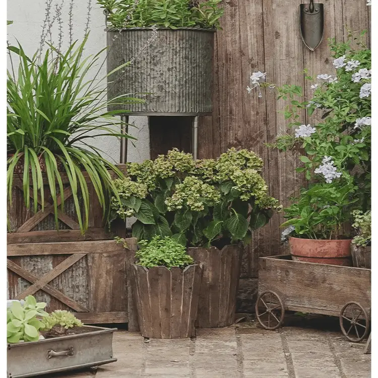 Spliced Solid Wood Planter Round by RusticReach