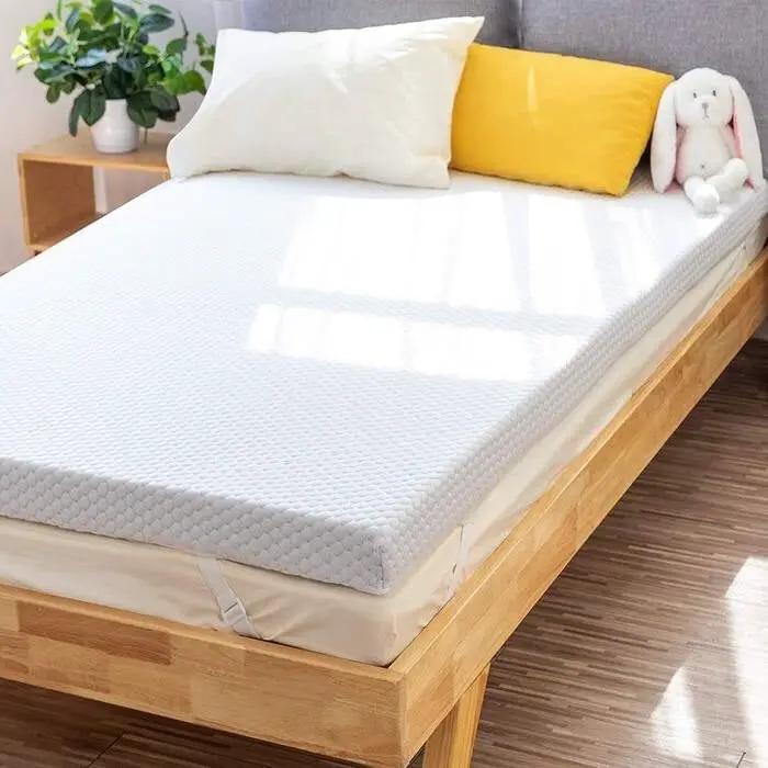 Queen size 3-inch Memory Foam Mattress Topper with Removeable Baffle Box Cover by HomePacific