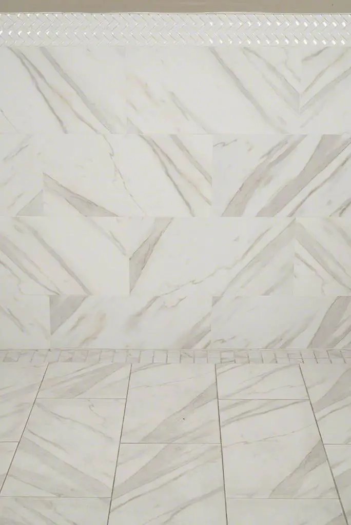 Pietra Calacatta Matte Marble Look Porcelain Mosaics 2x2 0.37 inch by MSI Surfaces
