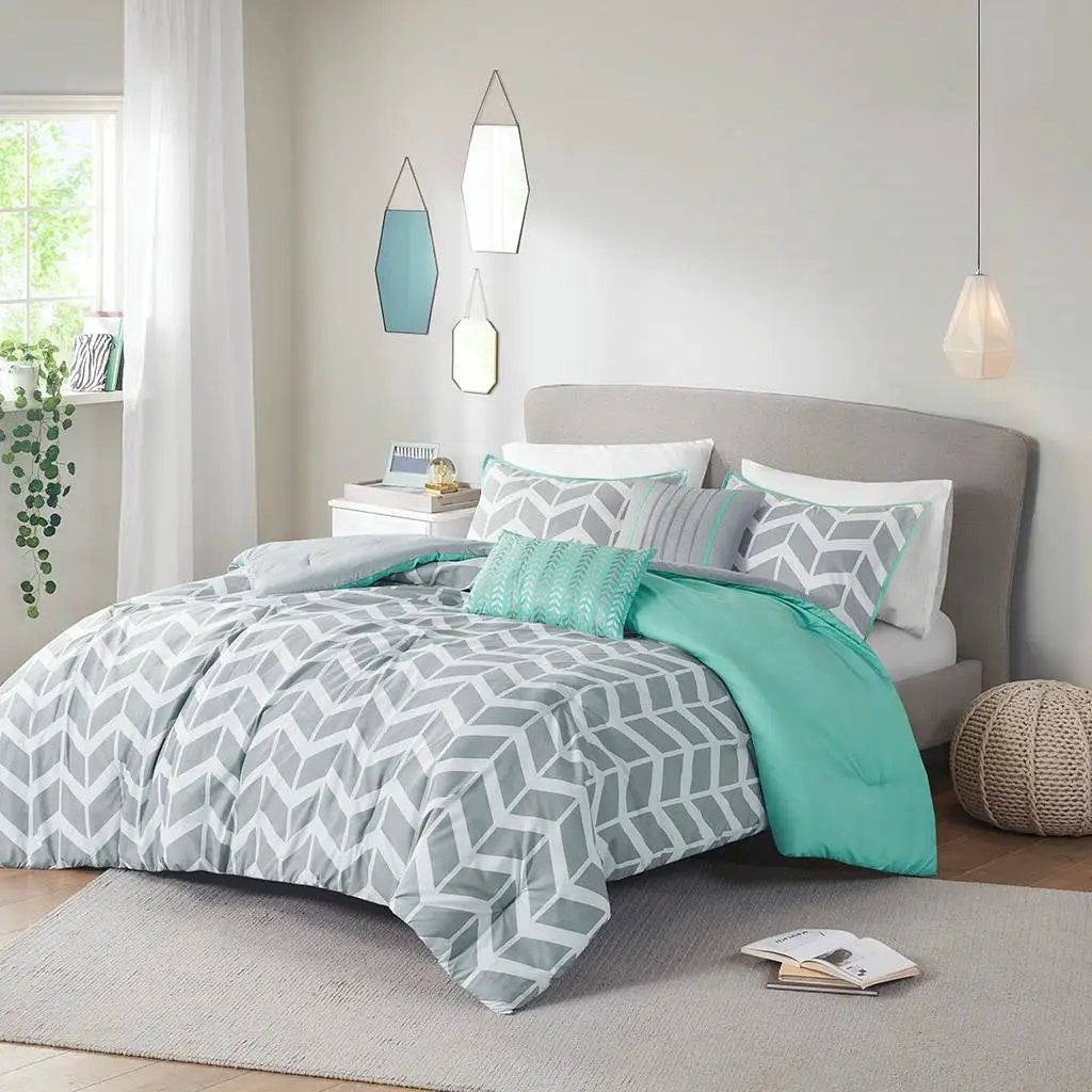 Full/Queen Reversible Comforter Set with Grey White Aqua Teal Chevron Pattern by HomePacific