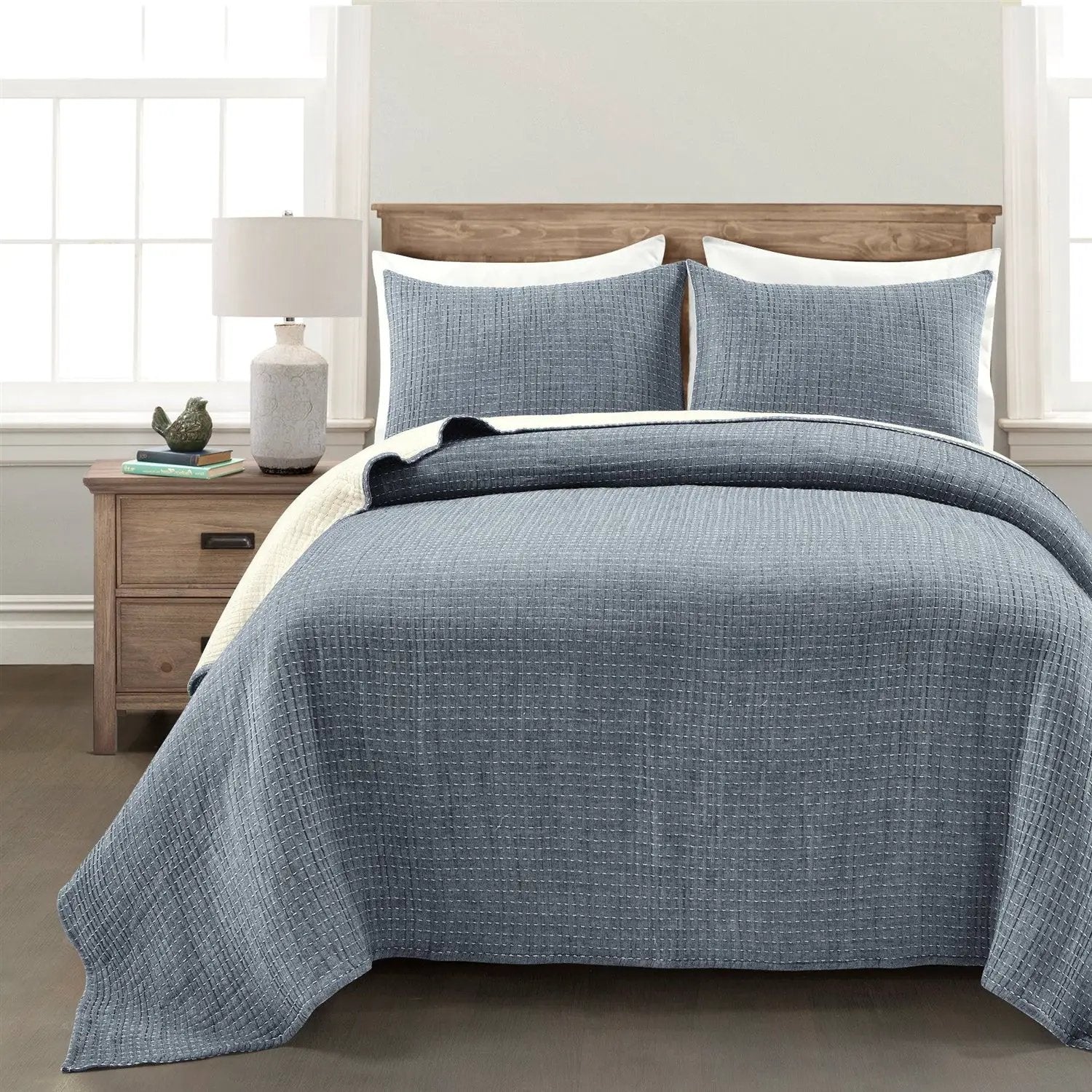 Full/Queen Size 3-Piece Reversible Woven Cotton Quilt Set in Navy Cream by HomePacific