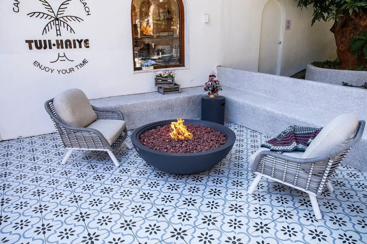 Sol Living Plus Rose Bowl Fire Pit, 48 x 48 Inches by EnvelorHome