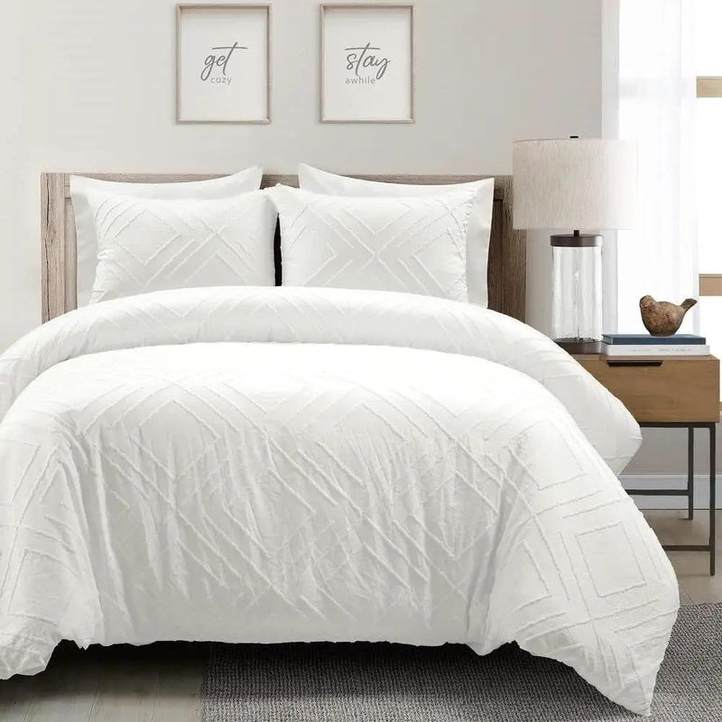 Full/Queen Size Polyester Black White Striped Rose Floral 3 Piece Quilt Set by HomePacific