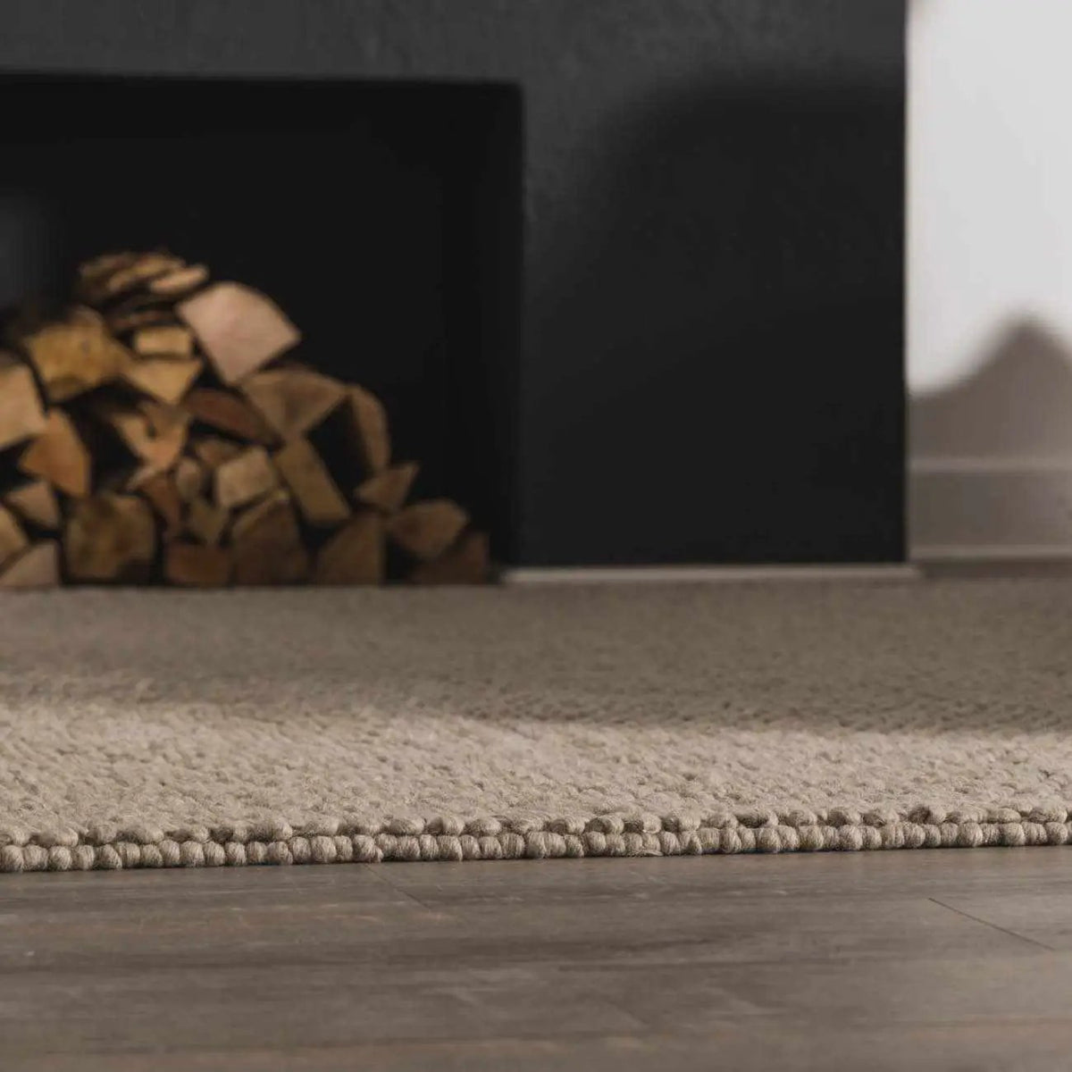 Lucerne Ivory LNE-1002 Wool Rug, installed in a room 5