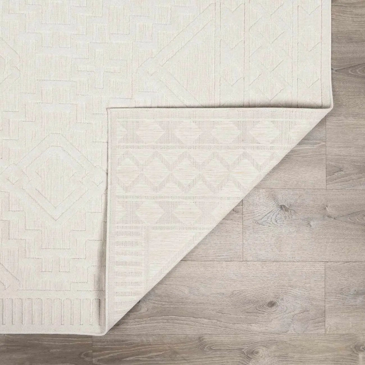 Plumtree 3D White Outdoor Rug, photo 6 of 14