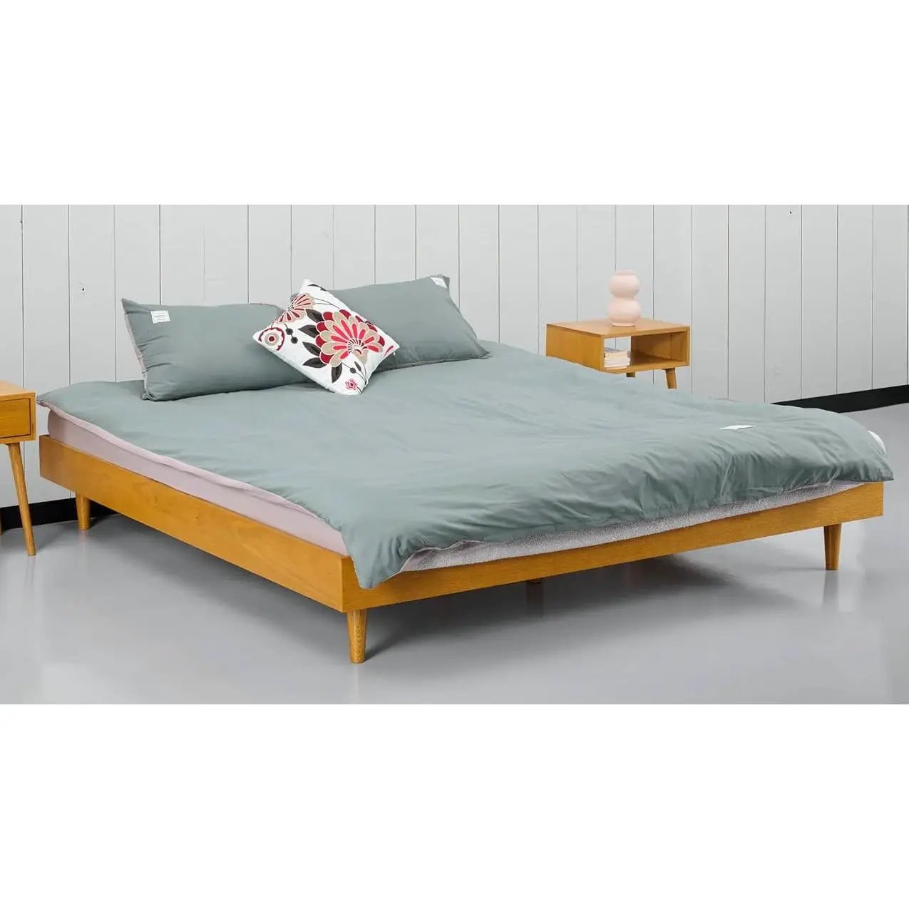 Queen size Mid-Century Modern Platform Bed Frame in Light Wood Finish by HomePacific