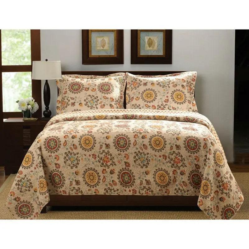Full / Queen Retro Moon Shaped Floral Medallion Reversible 3 Piece Quilt Set by HomePacific
