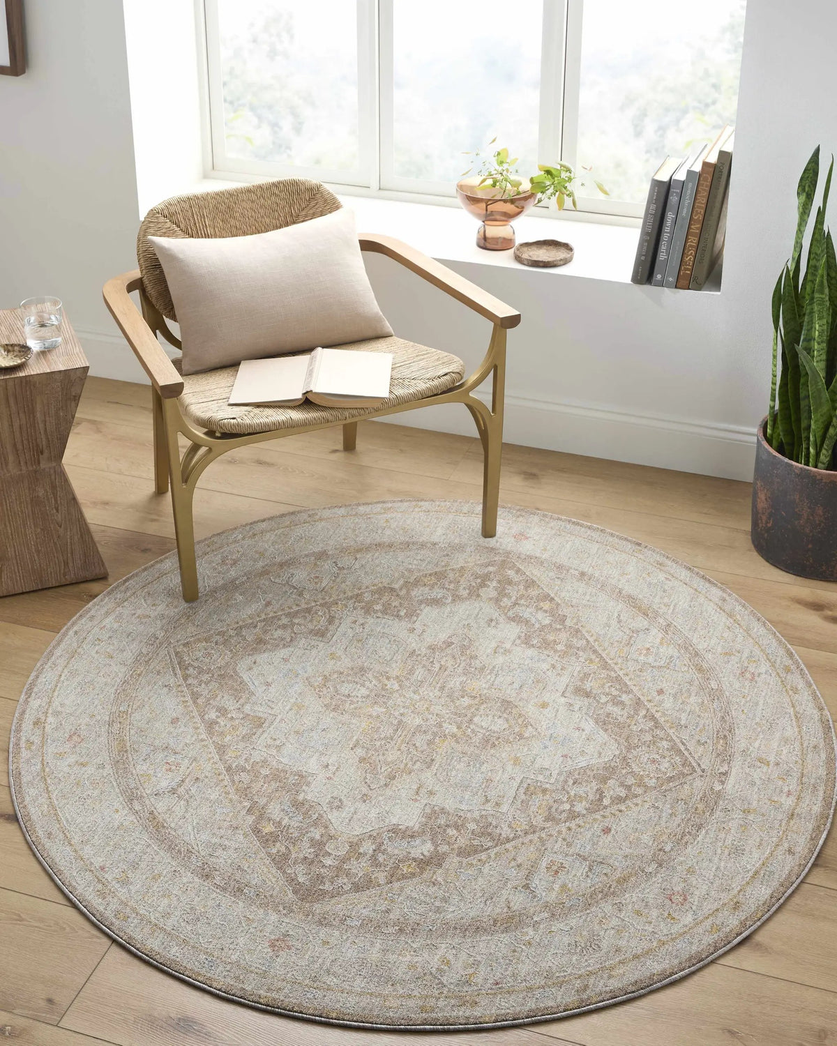 Roni Traditional Thick Luxe Turkish Rug - Clearance, installed in a room 2