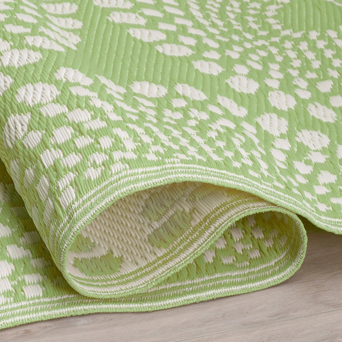 Rio - Green Outdoor Rug for Patio, photo 4 of 7