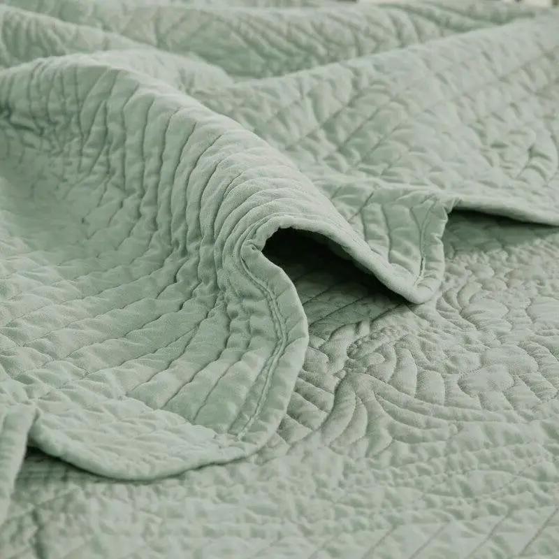 King Size 3 Piece Reversible Scalloped Edges Microfiber Quilt Set in Seafoam by HomePacific