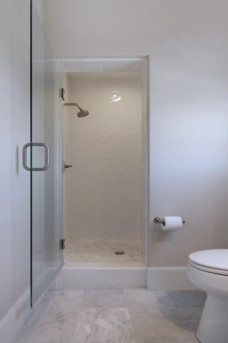 Arabescato Carrara Polished Pattern Marble Mosaics in a finished room
