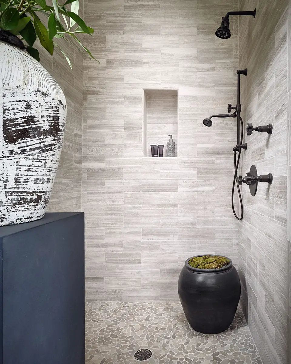 Sliced Pebble Earth Tumbled Pattern Marble Mosaics in a finished room