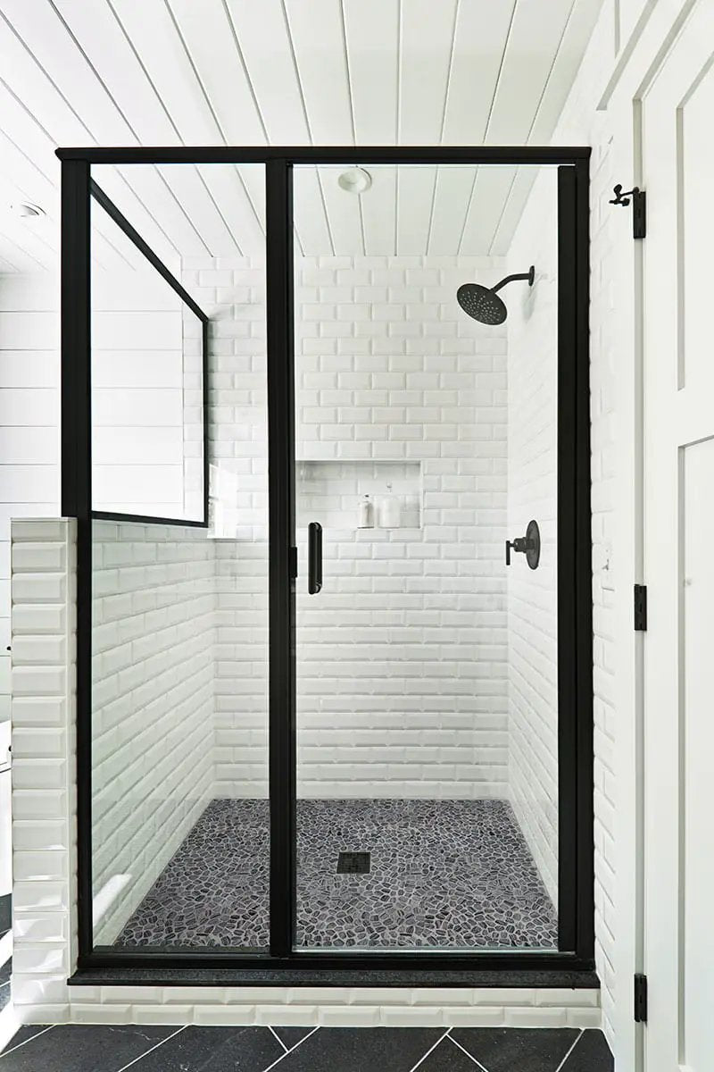 Henley Pebble Tumbled Pattern Marble Mosaics by MSI Surfaces