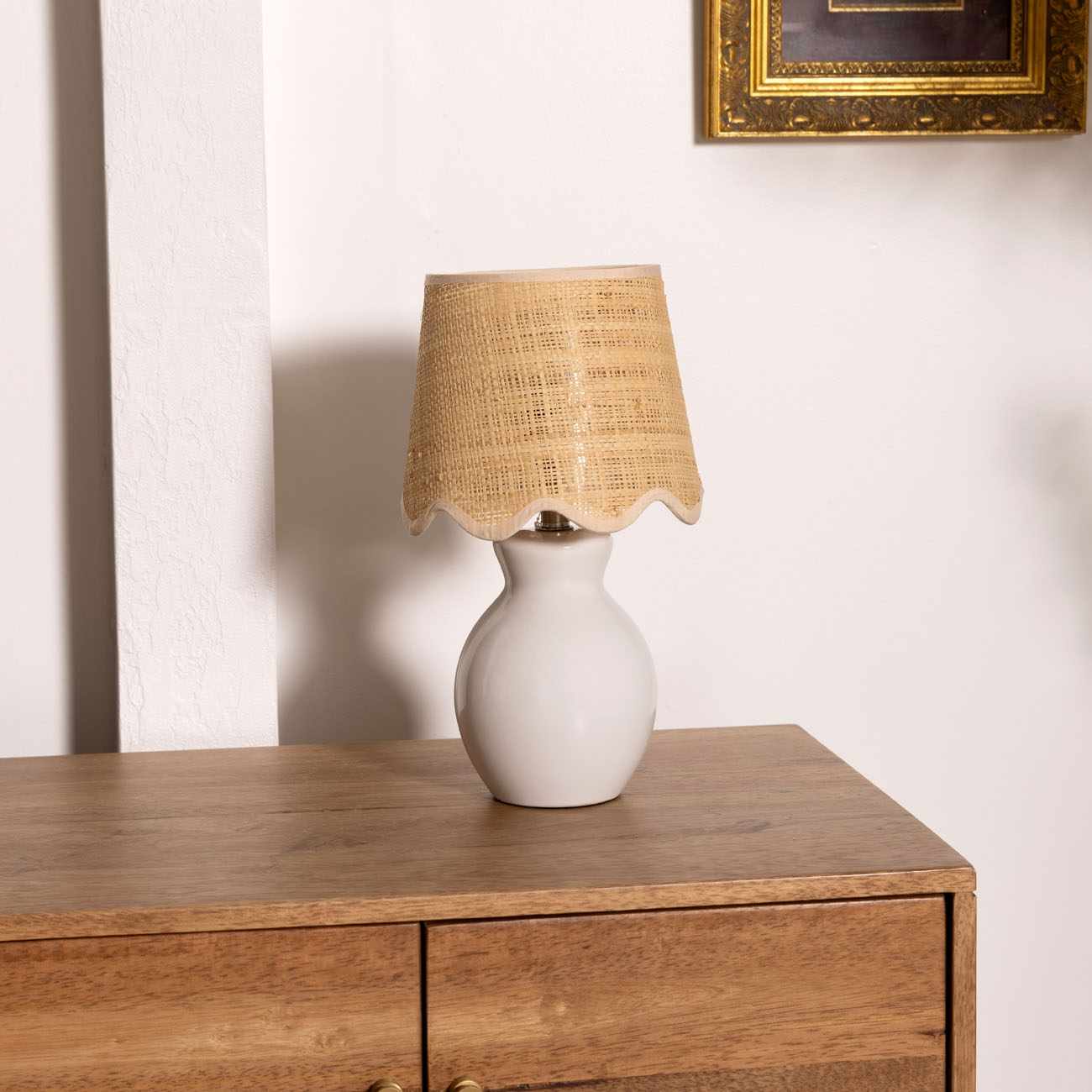 Salgareda White Ceramic Table Lamp by Boutique Rugs
