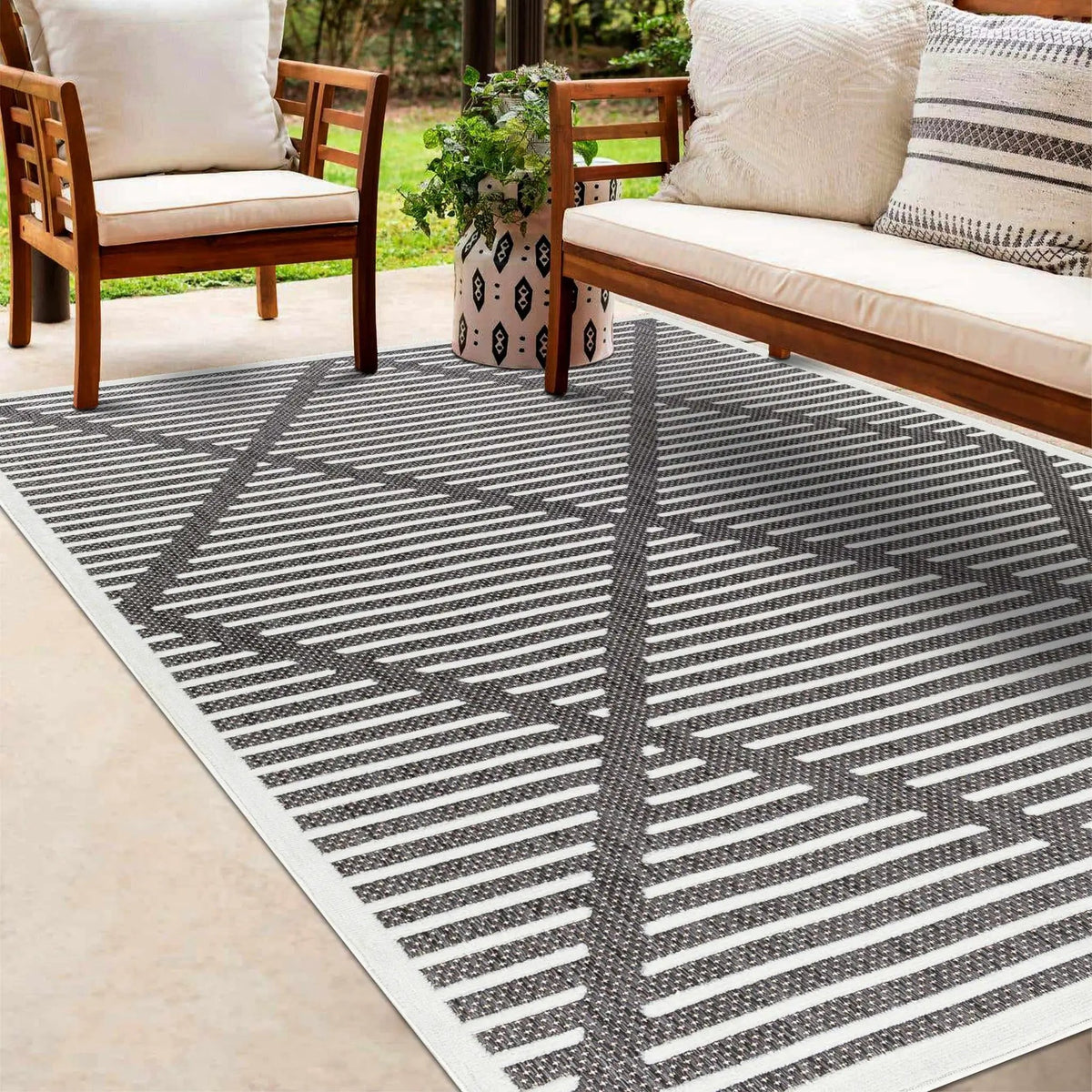 Anah 3D Black Outdoor Rug, installed in a room 8