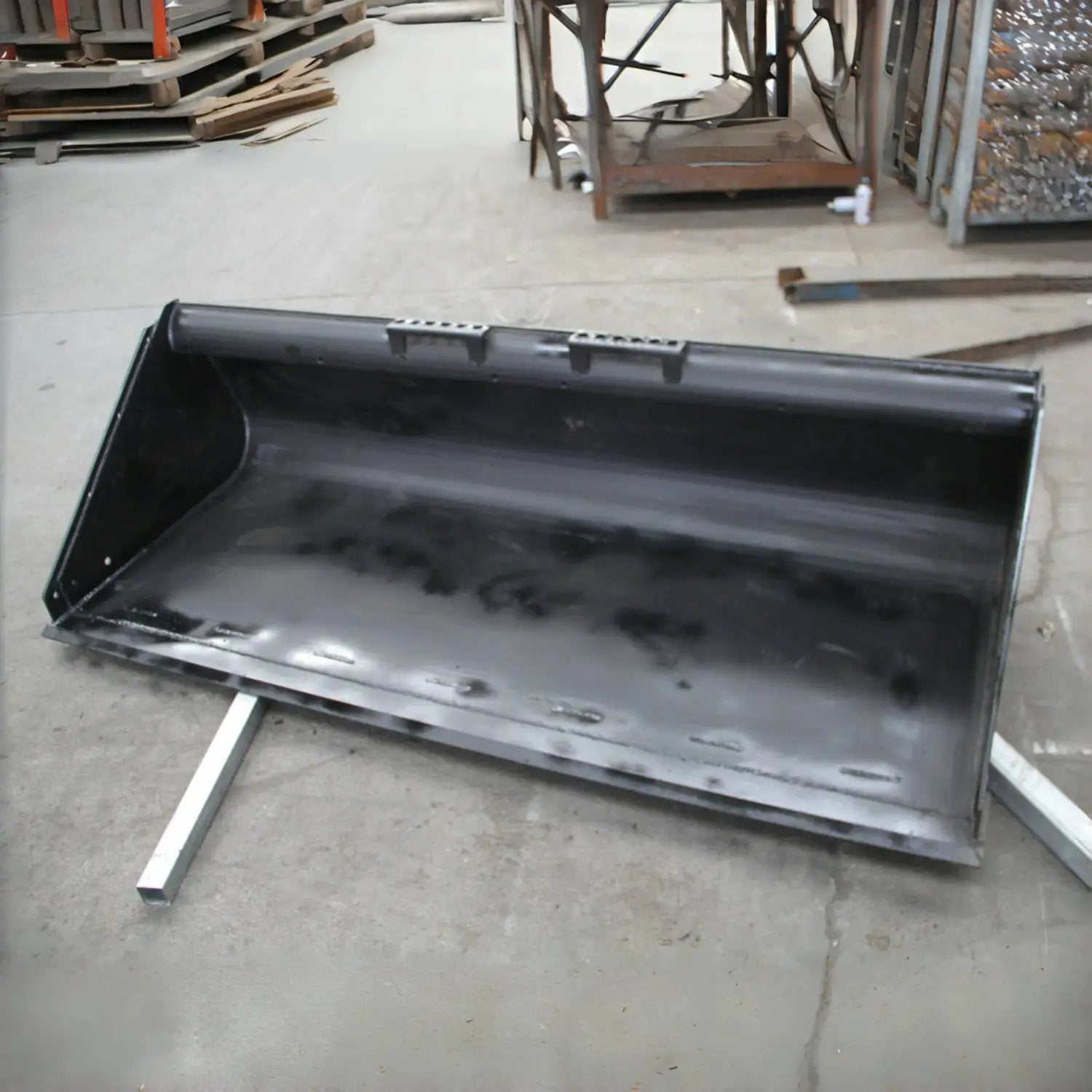 Skid Steer Bucket by Chery Industrial