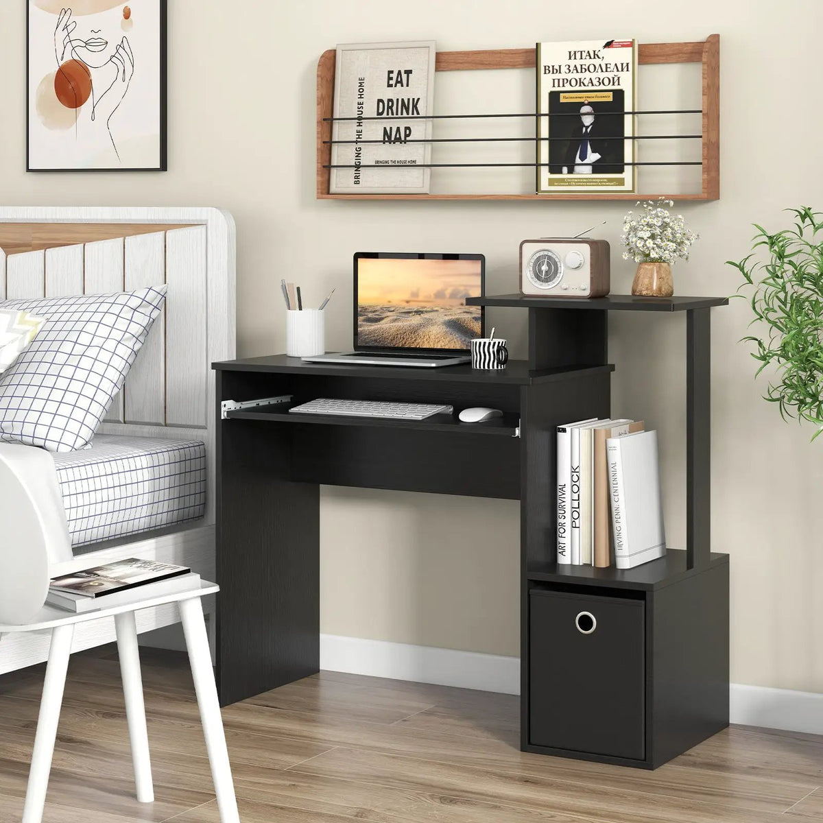 Space-saving Computer Desk with Pull-out Keyboard Tray, photo 6 of 9