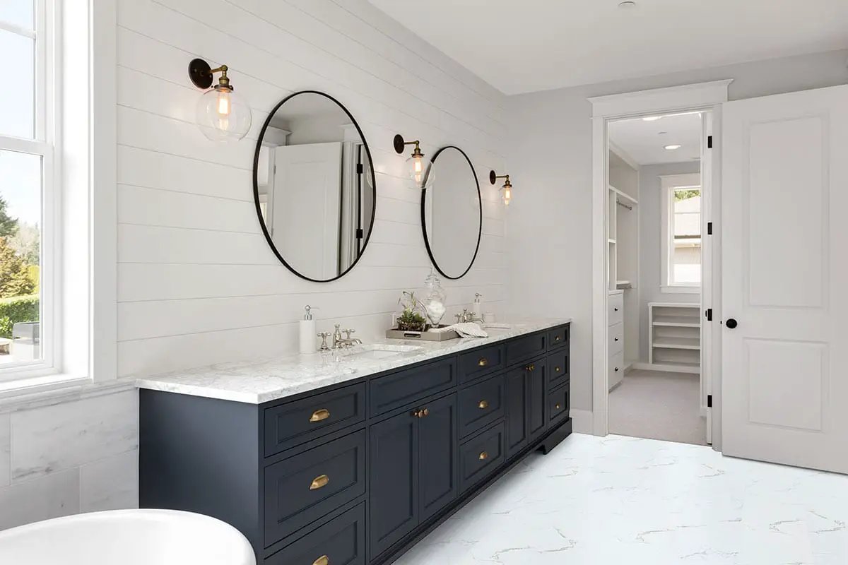Trecento Calacatta Serra Semi Gloss T Molding Marble Look Lvt Moldings 1.77x0.28 in a finished room