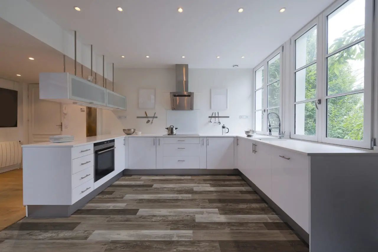Cyrus Weathered Brina Semi Gloss Flush Stair Nose Wood Look Lvt Moldings 2.75x0.75 in a finished room