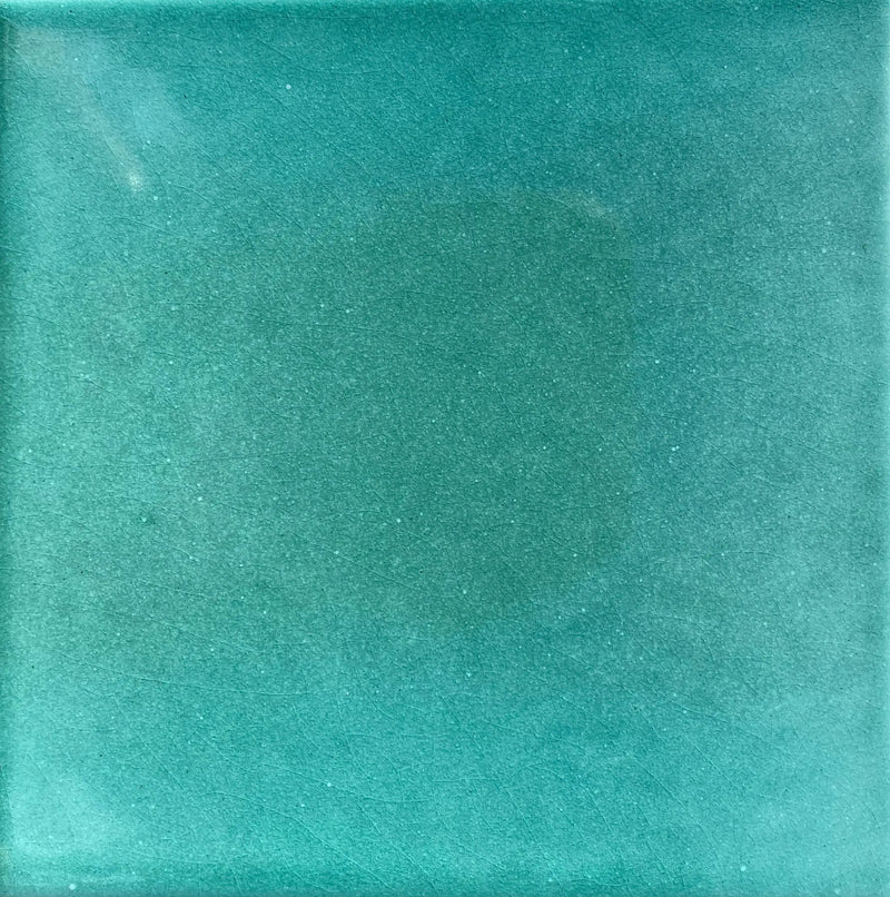 Verde Sobre Blanco Puro by Place Of Clay