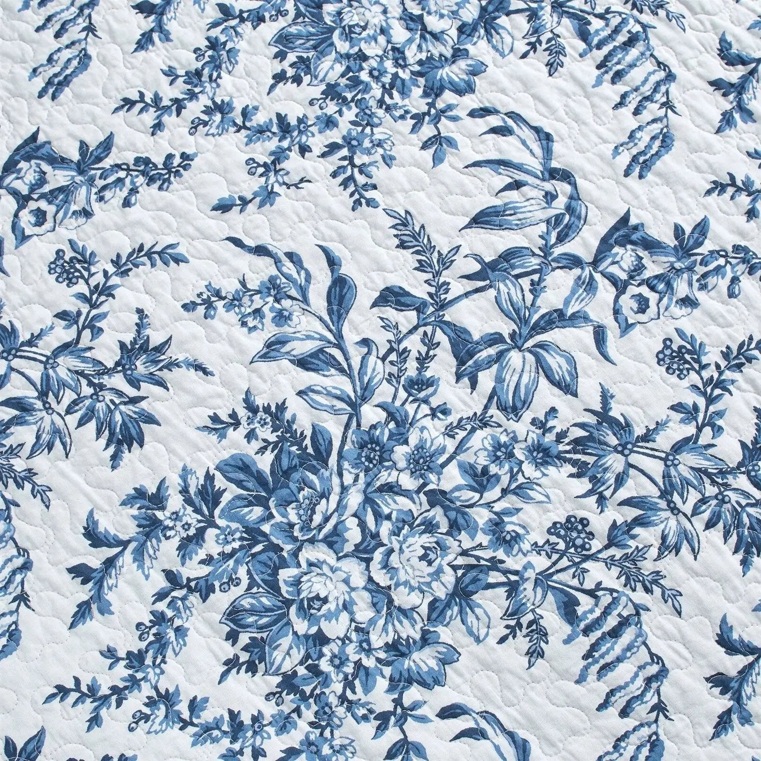 King size 3 Piece Bed-in-a-Bag Reversible Blue White Floral Cotton Quilt Set by HomePacific