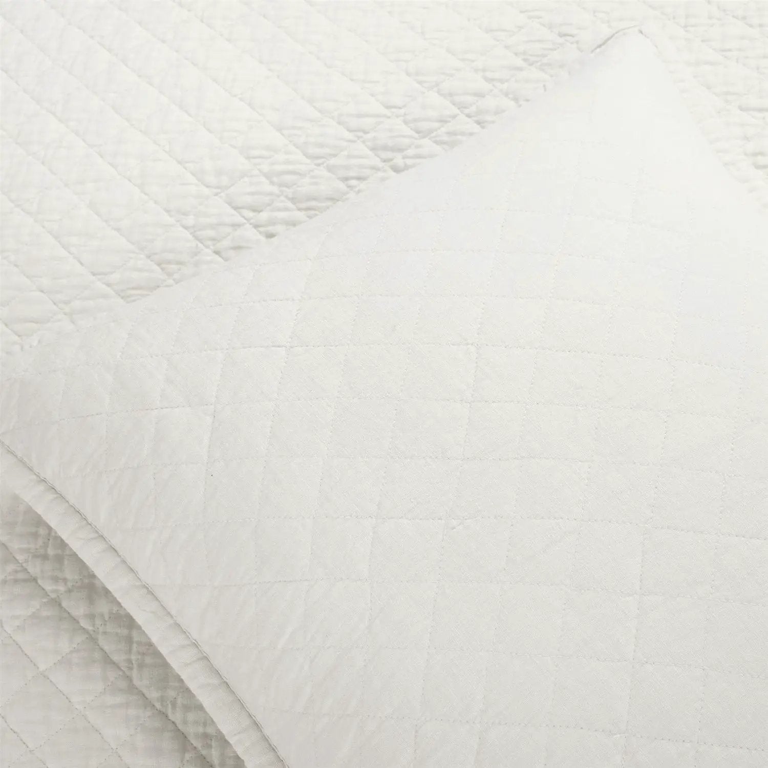 Full/Queen Lightweight Cotton Linen White Textured Reversible 3-Piece Quilt Set by HomePacific