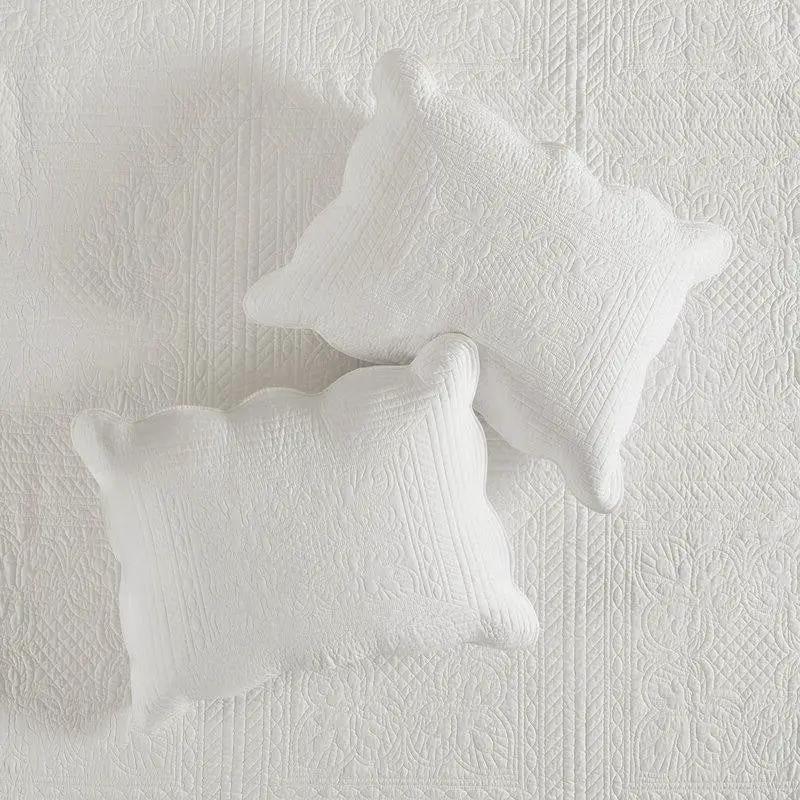 King Size 3 Piece Reversible Scalloped Edges Microfiber Quilt Set in White by HomePacific