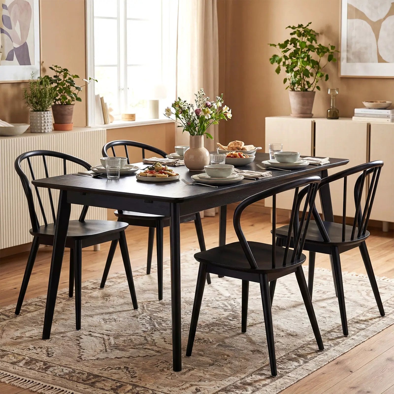 Windsor Dining Chairs Set of 4 with Spindle Backrest-Black by DirectDeals