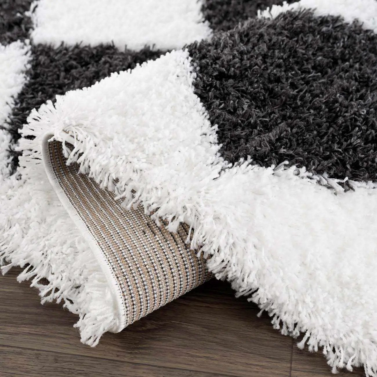 Zahur Black & White Diamond Area Rug - Clearance by Boutique Rugs