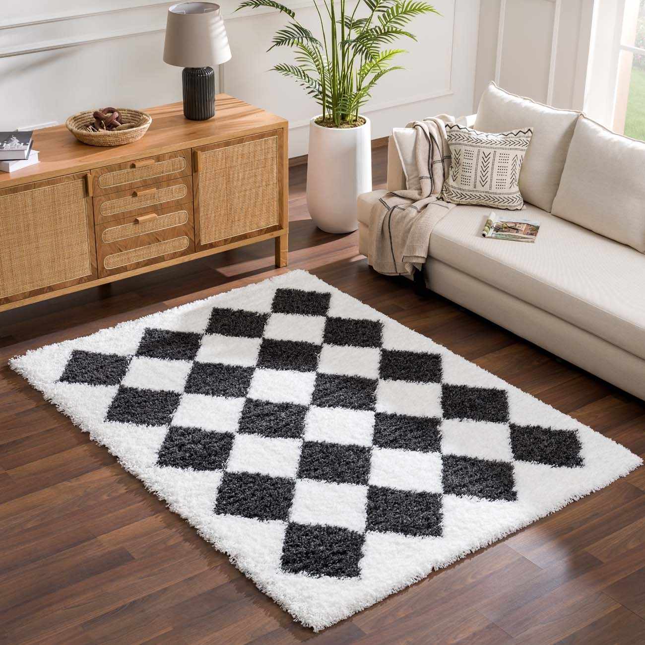 Zahur Black & White Diamond Area Rug - Clearance by Boutique Rugs