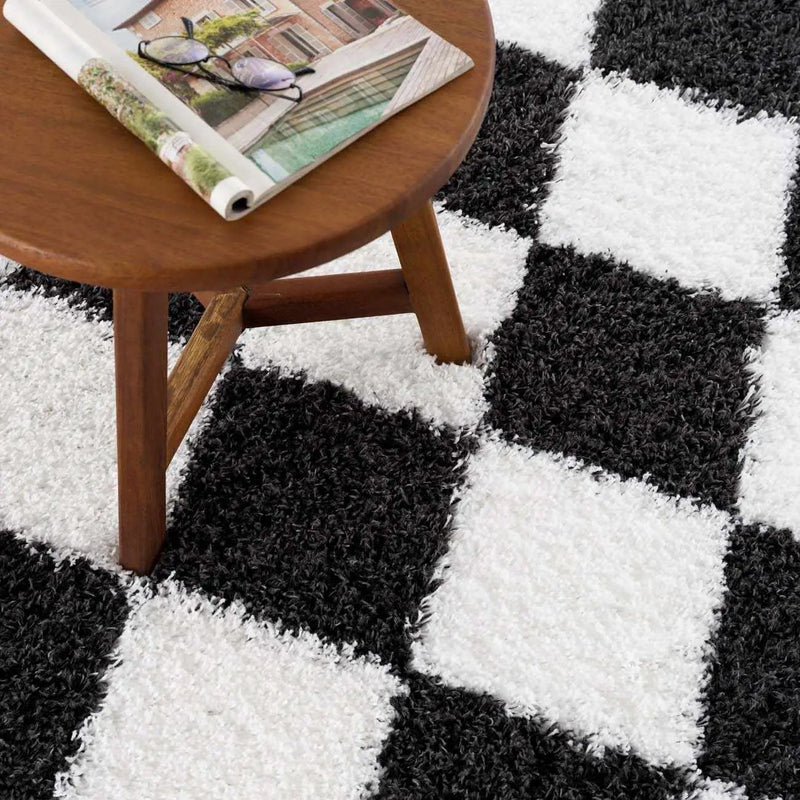 Zahur Black & White Diamond Area Rug - Clearance by Boutique Rugs