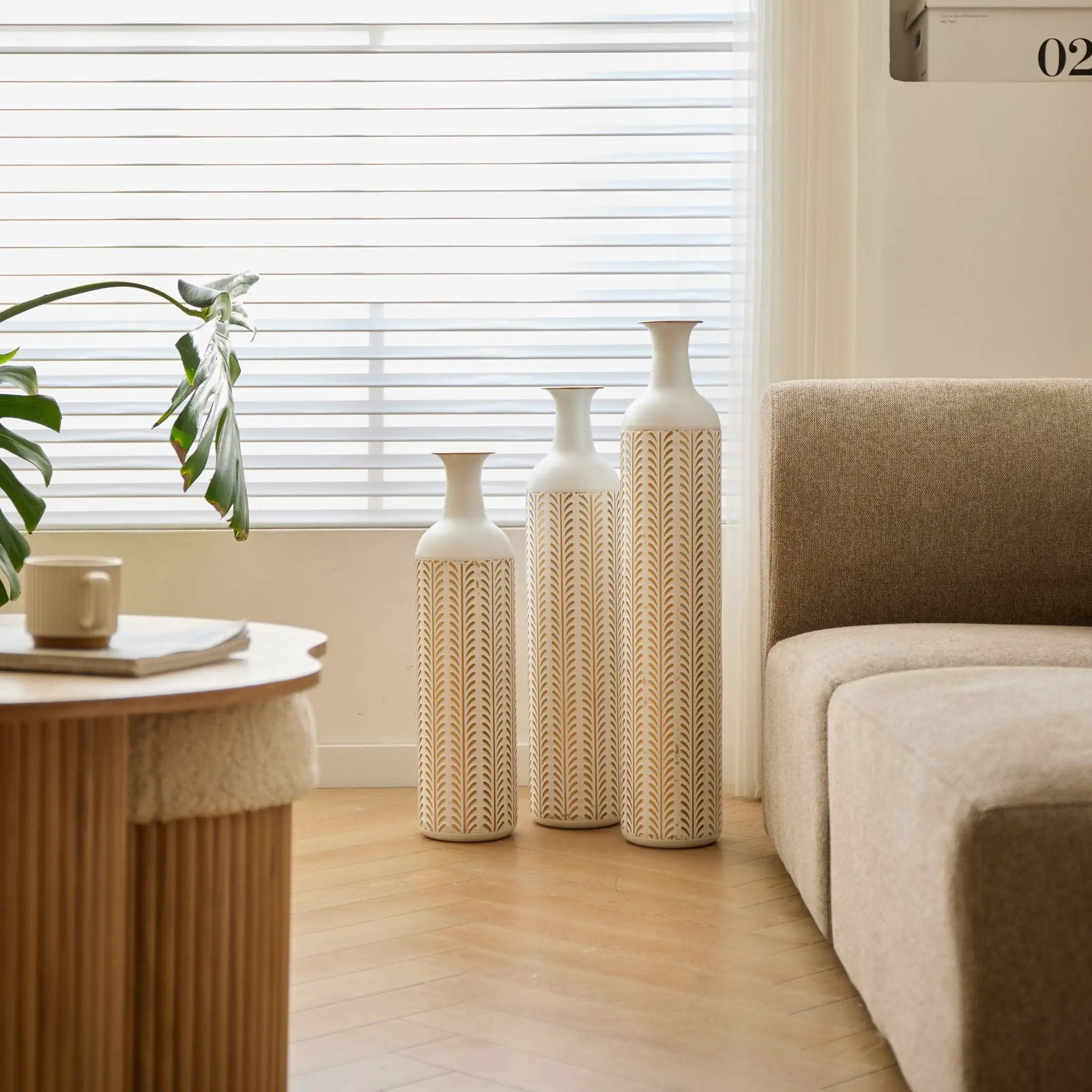 Floor Metal Vase Modern Style Decoration Home Metal Vase 3 Piece Set Gorgeous Home Decoration Large Glazed Metal Vase - Gold / White by Unique Piece Furniture