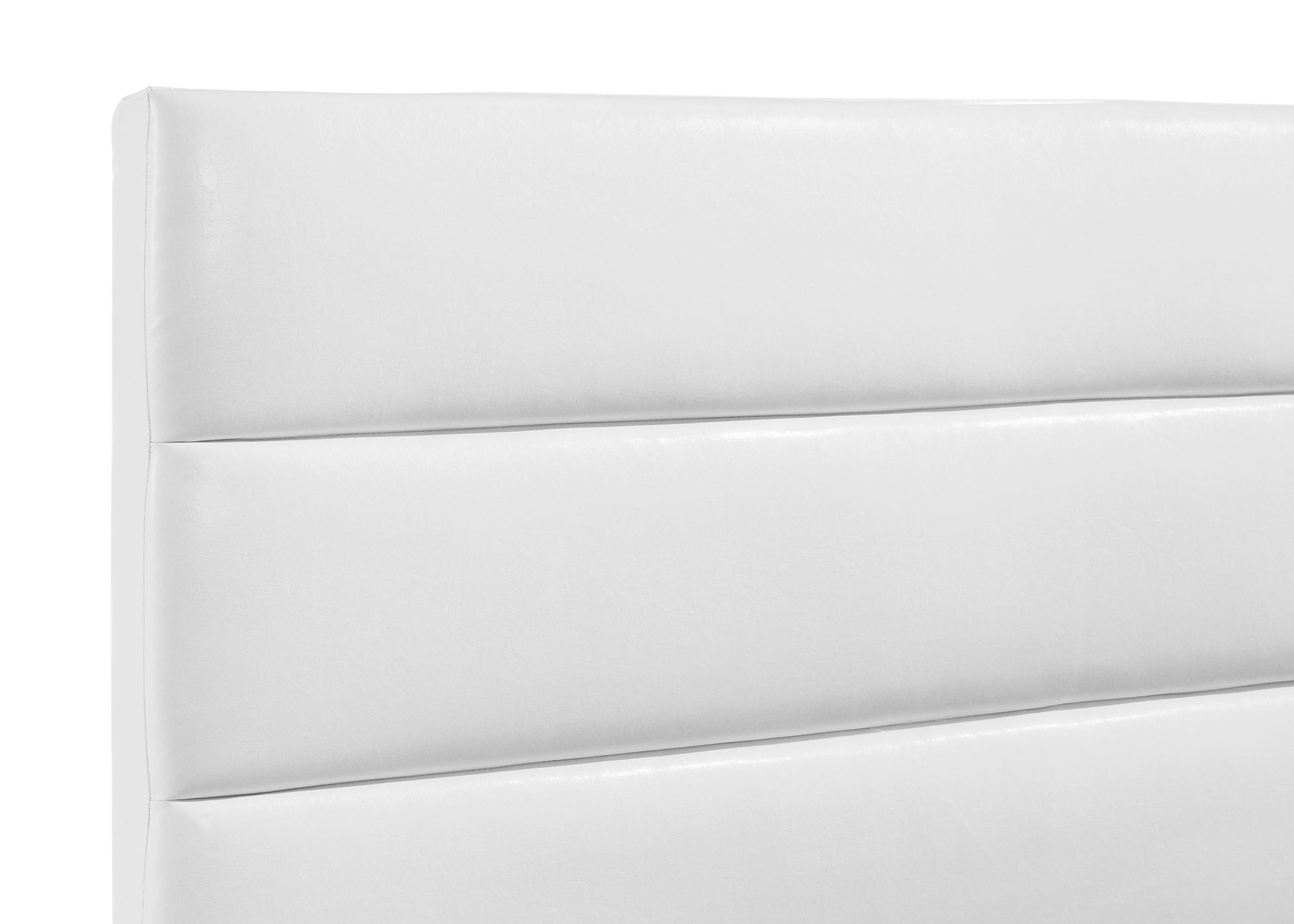 Felicity 53-inch Upholstered Full Platform Bed White by Unique Piece Furniture