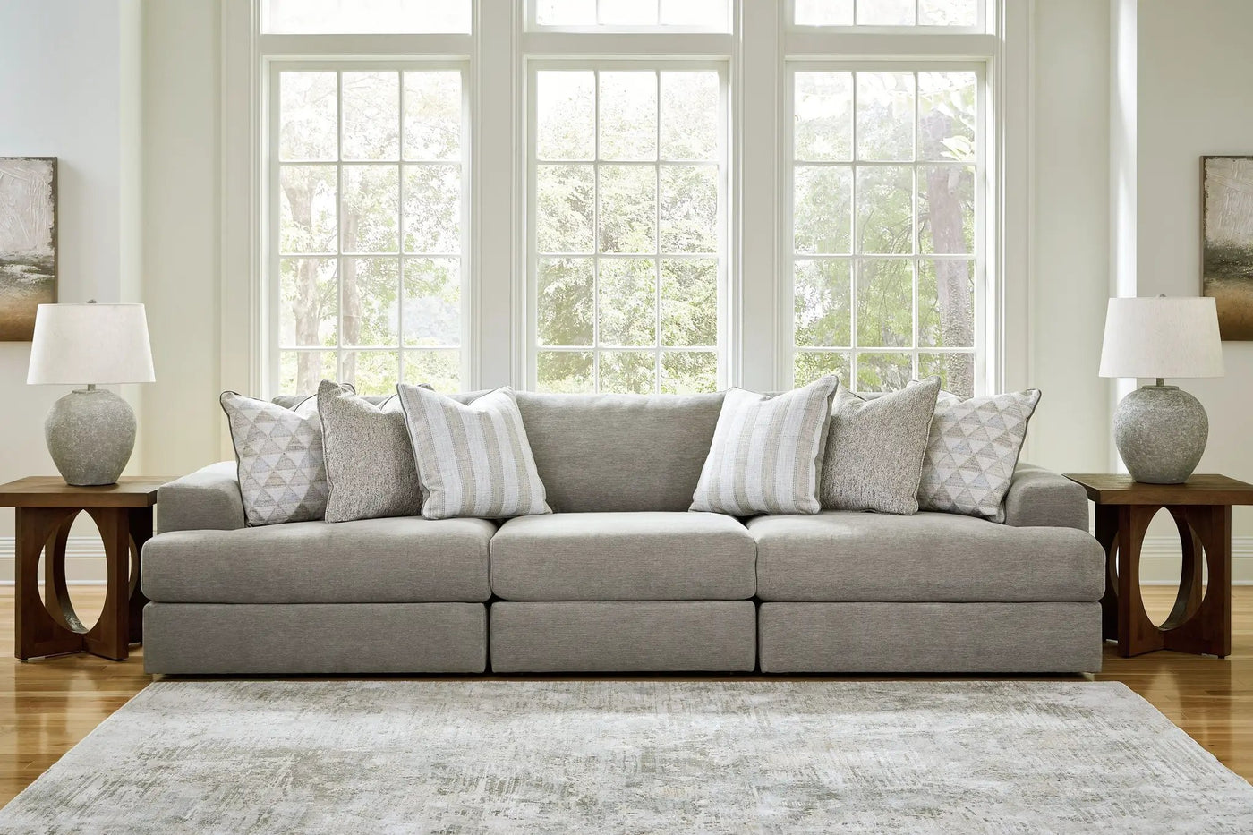 Avaliyah - Sectional by Unique Piece Furniture