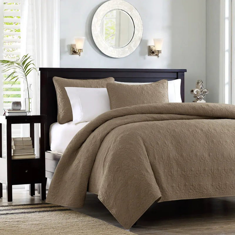 Reversible Quilt Set Mocha Full/Queen by HouseOfZazla