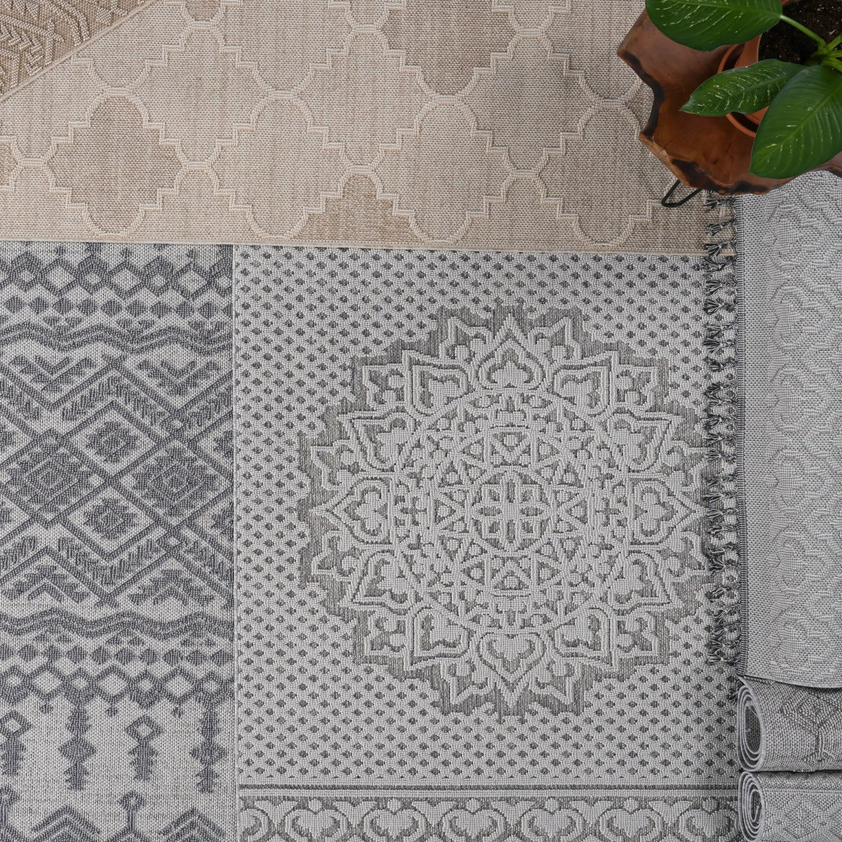 Guros Collection 7.9X10 Rug by HouseOfZazla