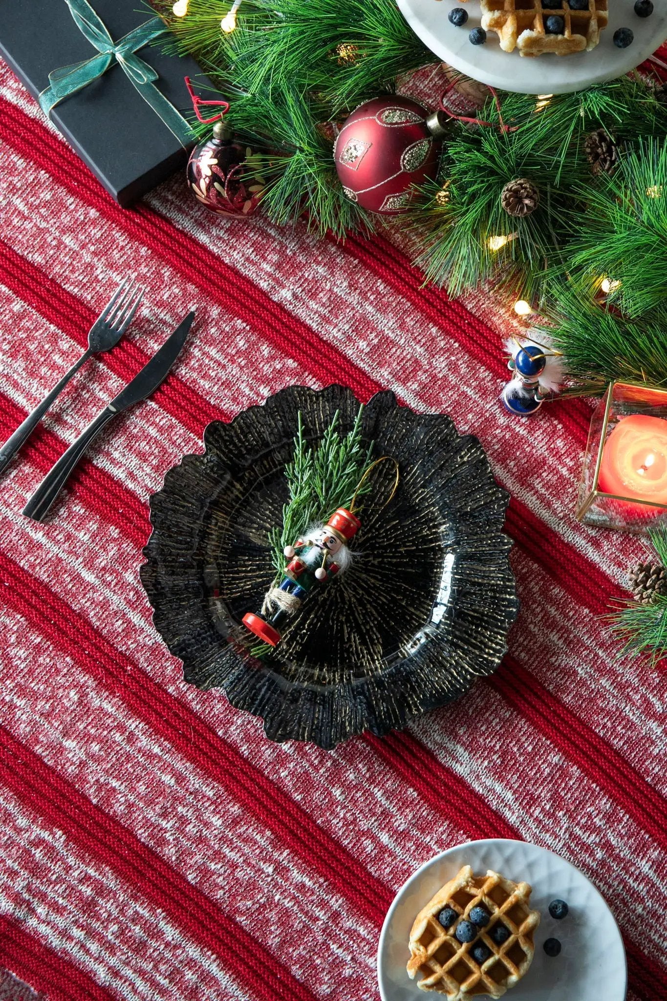 Plastic Charger Plate (Set of 8) by Unique Piece Furniture