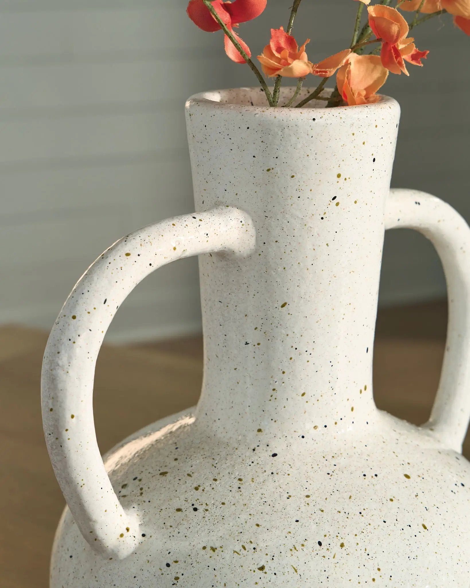 Dallinworth - Vase by Unique Piece Furniture